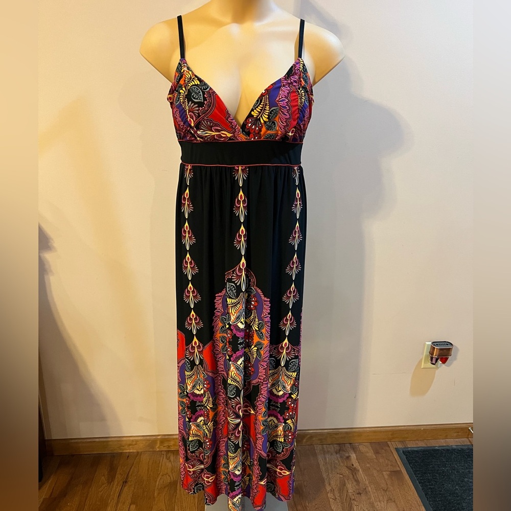 Charming Charlie black, feather pattern Maxi Dress size large D23